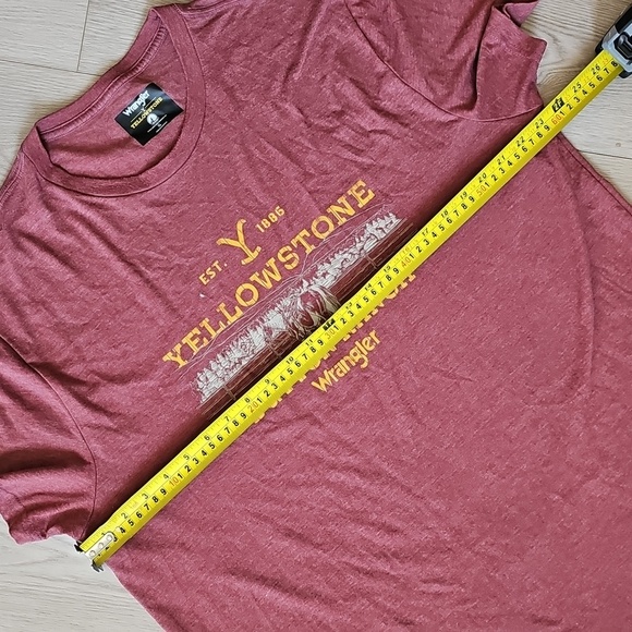 Wrangler Yellowstone Dutton Ranch Graphic Tee, XL - Picture 5 of 8